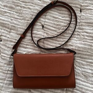 Universal Thread Clutch Crossbody